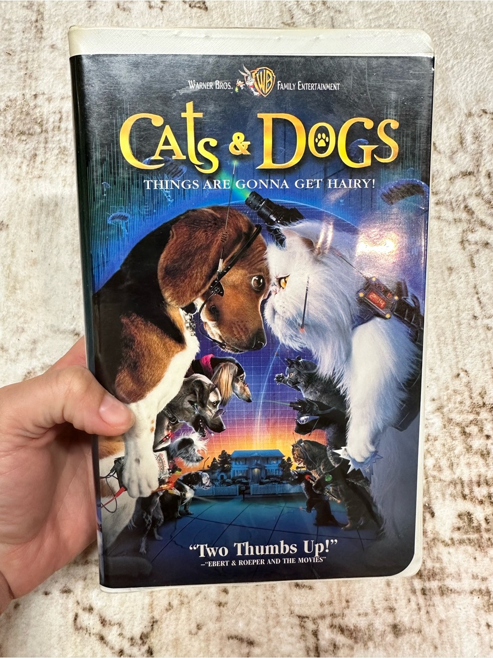 Cats & Dogs 2001 VHS Family Comedy Jeff Goldblum Elizabeth Perkins Pre-Owned